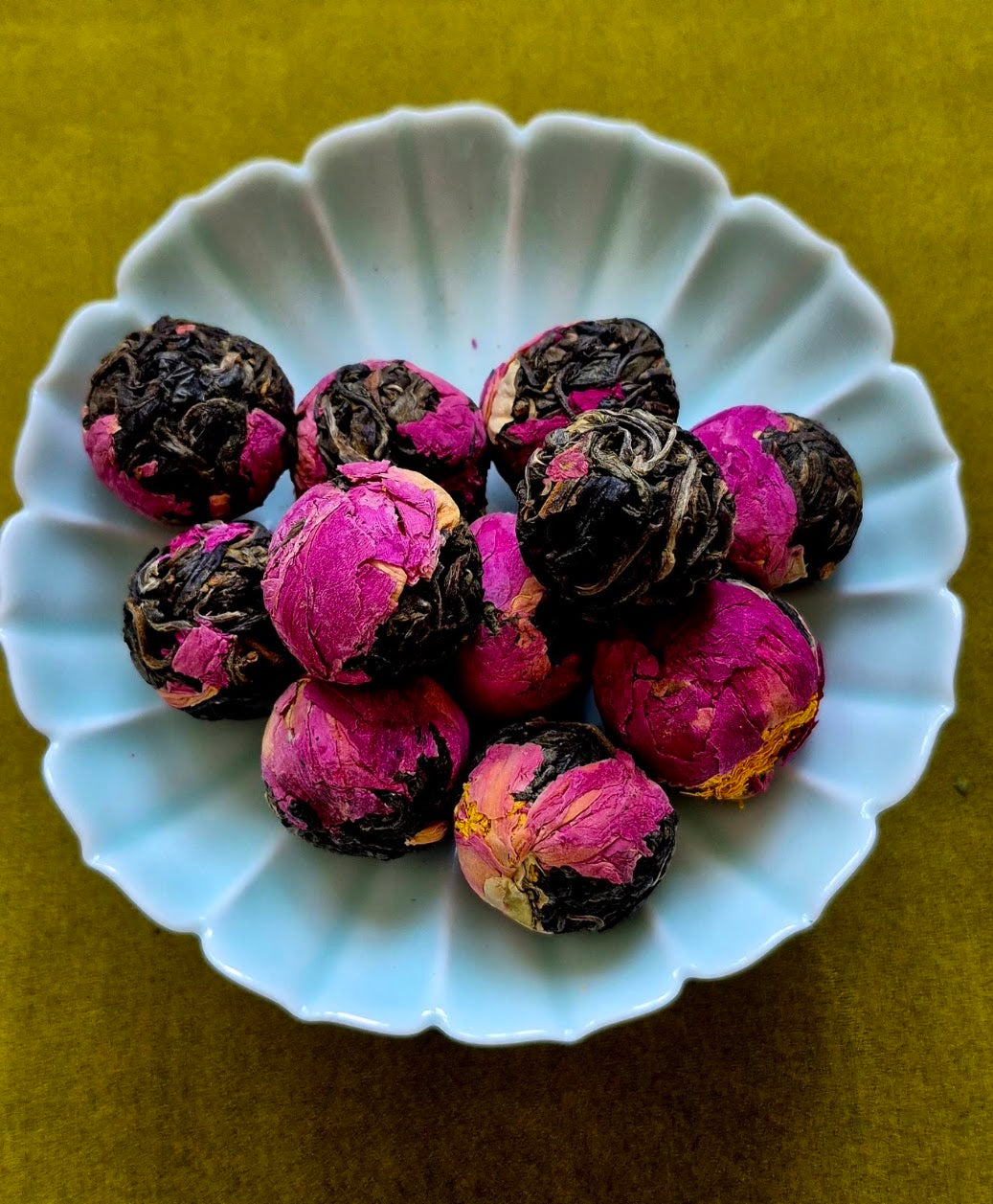 Sheng Puerh Dragon Ball with Peony flower